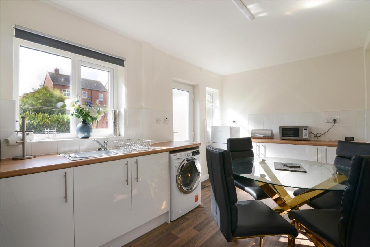 Alderton House - Spacious 3 Bed With Parking 노팅엄 외부 사진