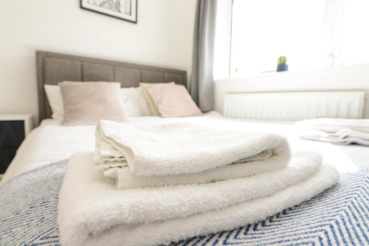 Alderton House - Spacious 3 Bed With Parking 노팅엄 외부 사진