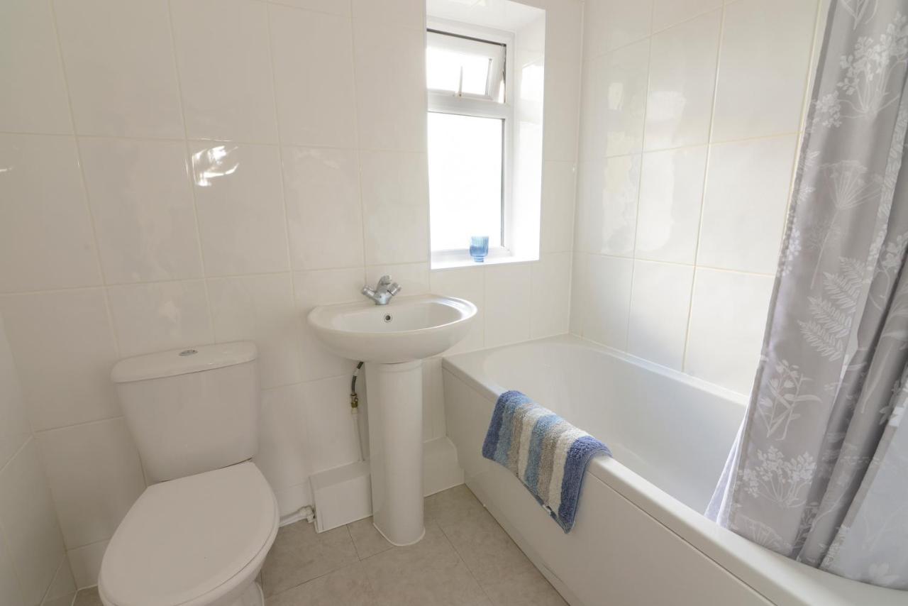 Alderton House - Spacious 3 Bed With Parking 노팅엄 외부 사진