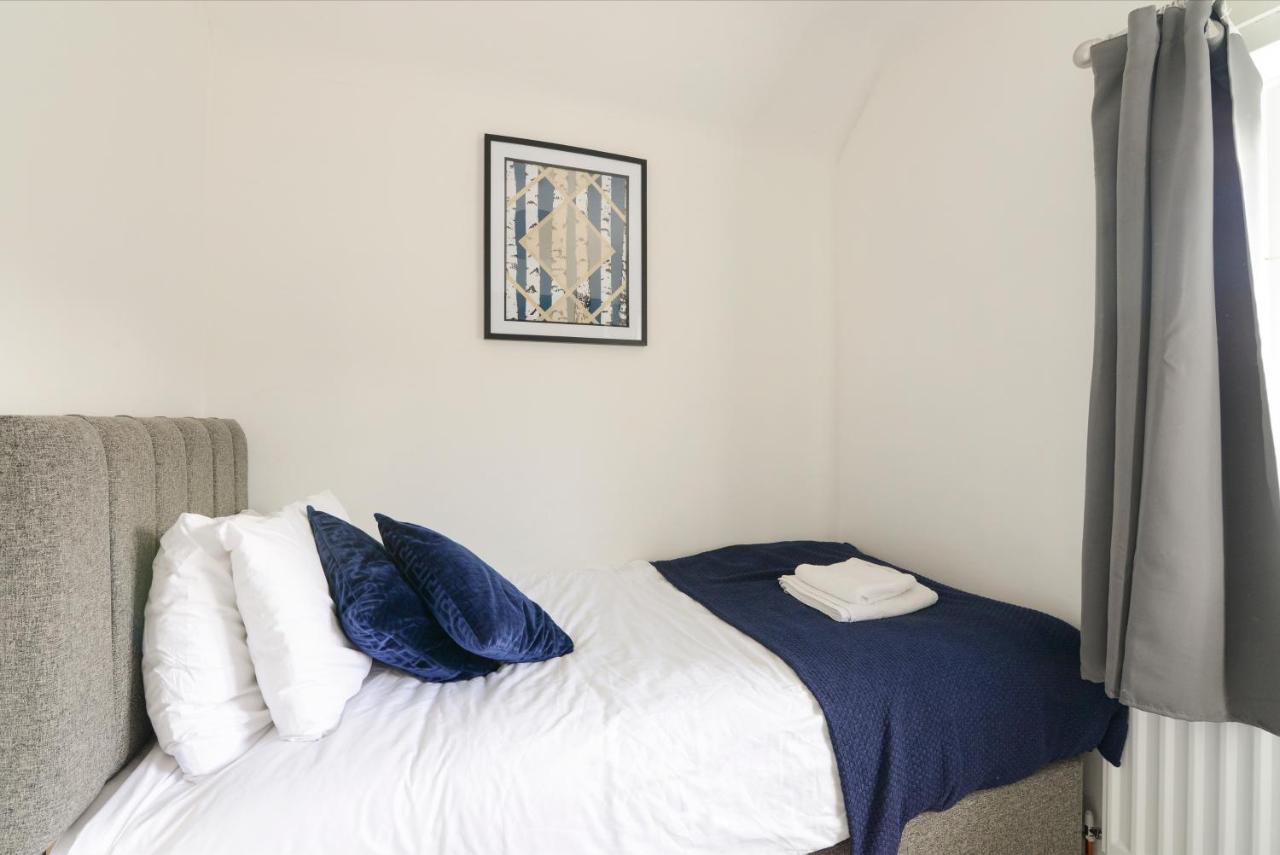 Alderton House - Spacious 3 Bed With Parking 노팅엄 외부 사진